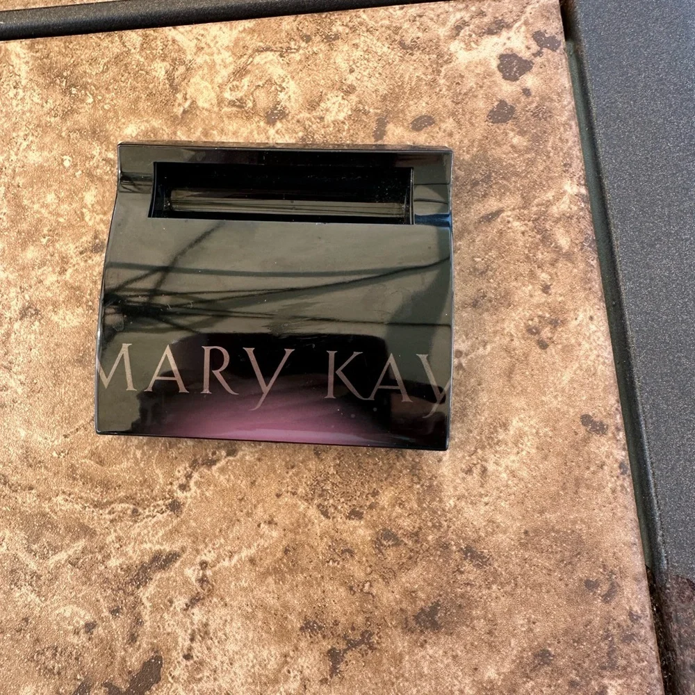Mary Kay Compaq, lipstick brush press powder eyeshadows